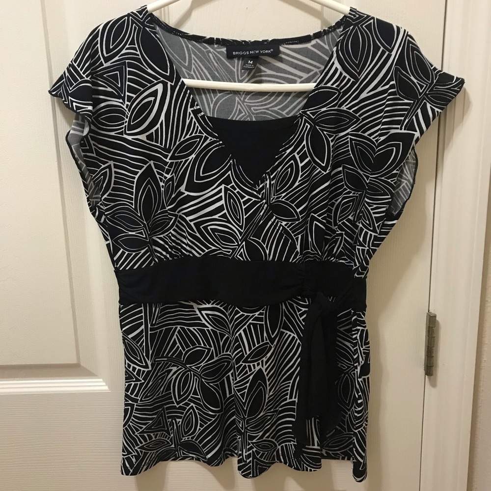 Beautiful Women’s Blouse - Sz M